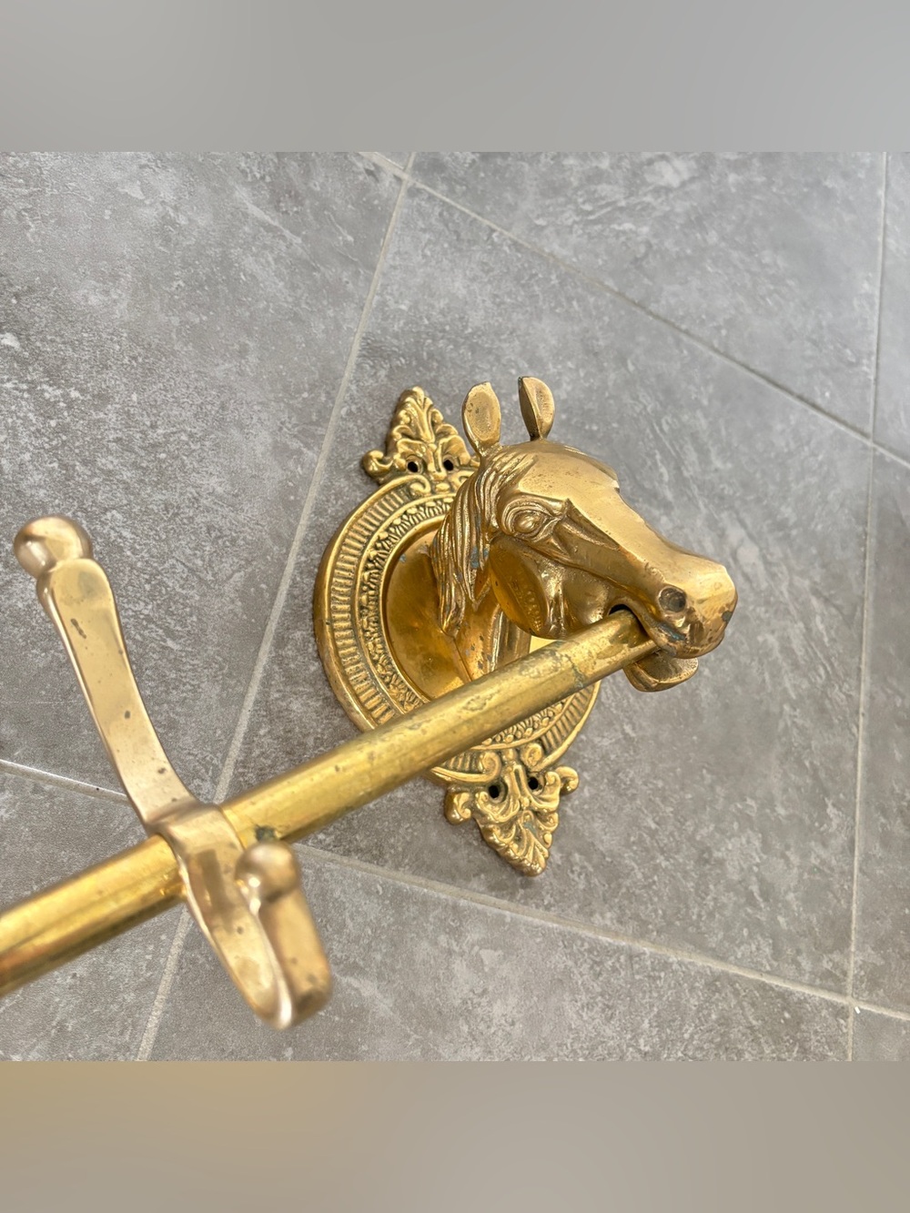 Vintage 3.5 ft Brass Horse Head Tack Rack Coat Rack, Equestrian Entryway 5 Hooks - Picture 11 of 16